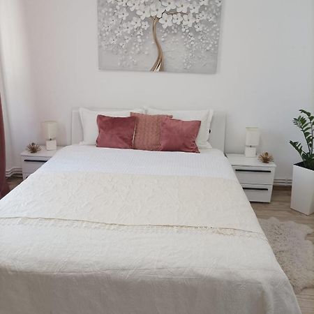 Soft Apartments Galati  Ngoại thất bức ảnh